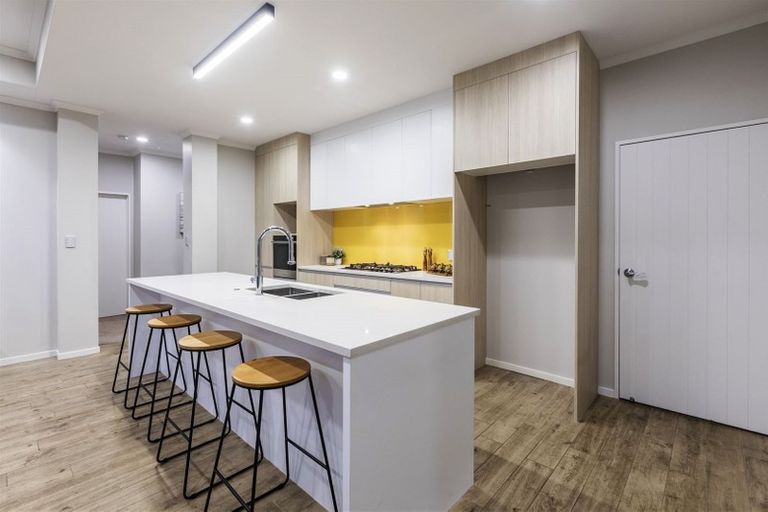 Photo of property in 17 Aporo Drive, Kumeu, 0810