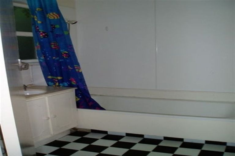 Photo of property in 18ab Aplin Terrace, Ngaio, Wellington, 6035