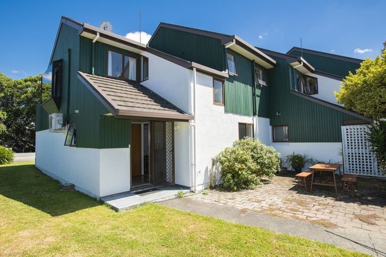 Photo of property in 65 Esplanade, Kaiti, Gisborne, 4010