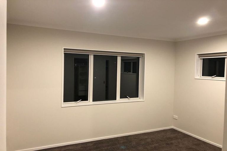 Photo of property in 28 Pooley Street, Pakuranga Heights, Auckland, 2010