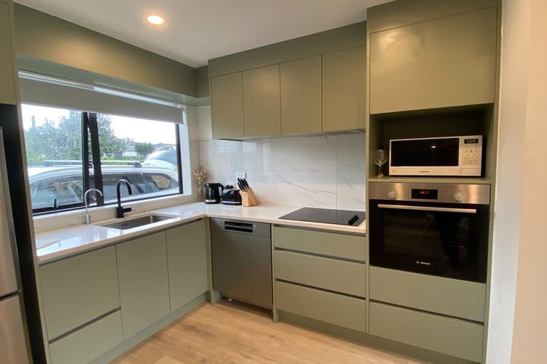 Photo of property in 2/103 Flanshaw Road, Te Atatu South, Auckland, 0610