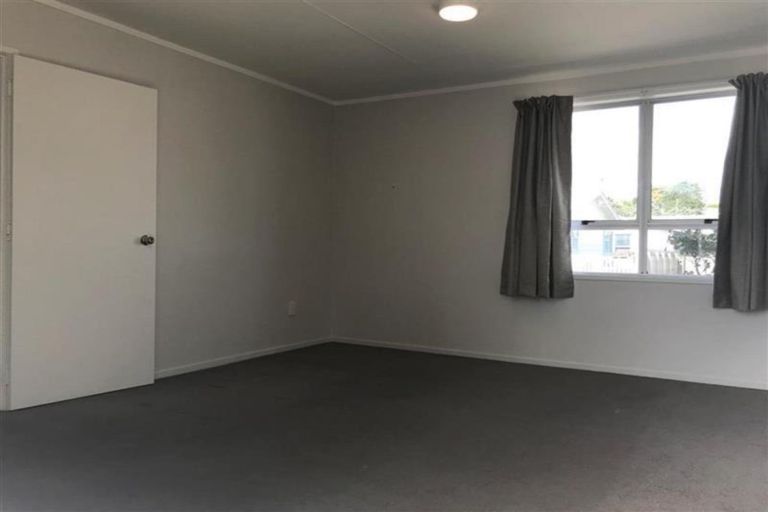 Photo of property in 14 Court Town Close, Mangere, Auckland, 2022