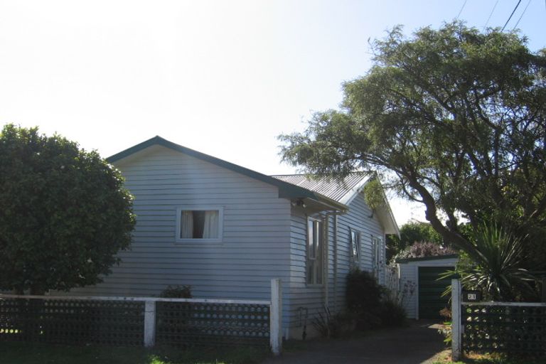 Photo of property in 21 Bracken Street, Petone, Lower Hutt, 5012