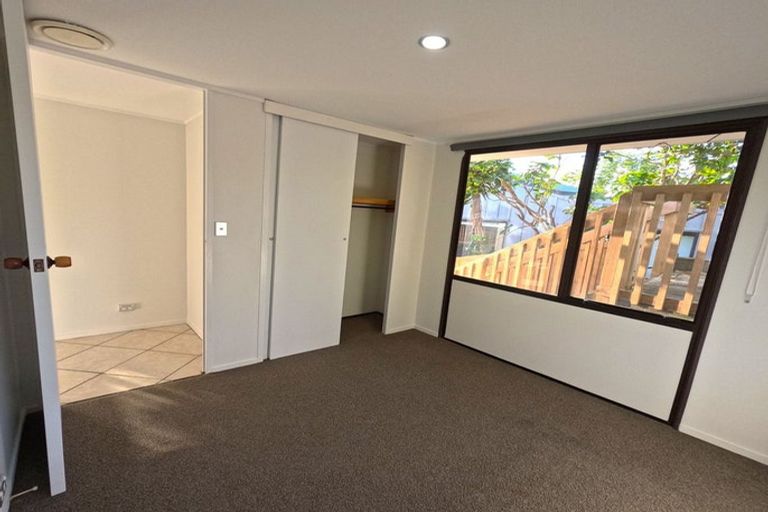 Photo of property in 951 East Coast Road, Torbay, Auckland, 0630