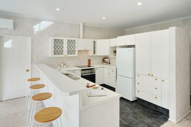 Photo of property in 33 Peer Street, Upper Riccarton, Christchurch, 8041