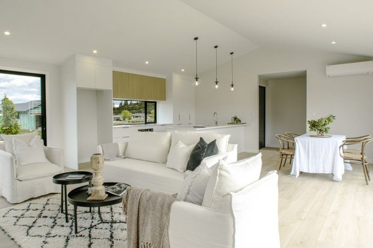 Photo of property in 47 Pounamu Avenue, Albert Town, Wanaka, 9305