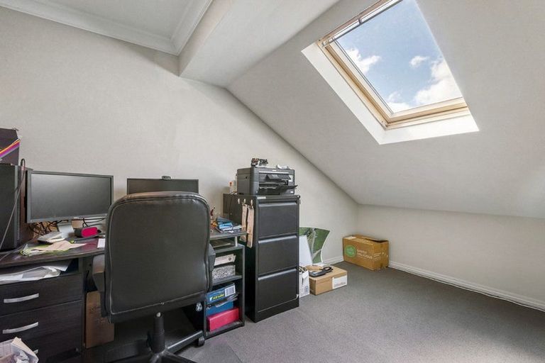 Photo of property in 5 Chatham Avenue, Paremoremo, Auckland, 0632