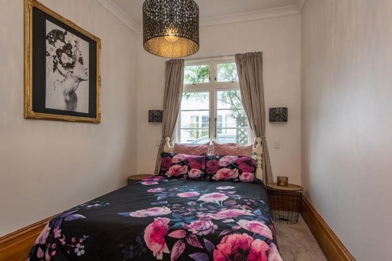 Photo of property in 28 Whites Line West, Woburn, Lower Hutt, 5010