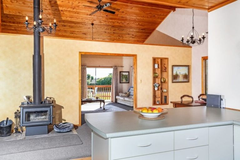 Photo of property in 166 Torkar Road, Clarks Beach, 2122