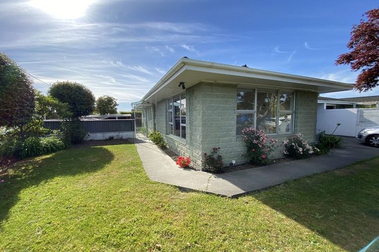 Photo of property in 2/132 Roydvale Avenue, Burnside, Christchurch, 8053