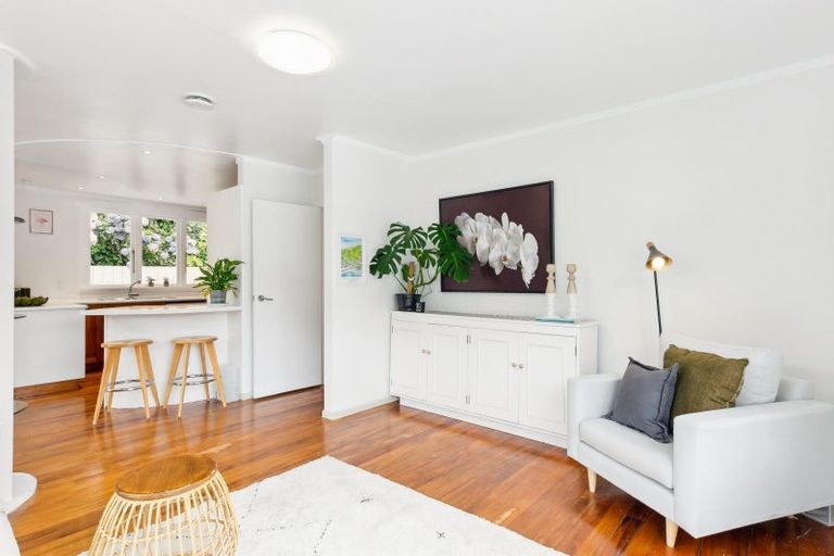 Photo of property in 27 Hathaway Avenue, Karori, Wellington, 6012