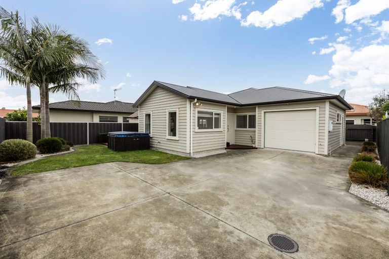 Photo of property in 2 Warwick Crescent, Taradale, Napier, 4112
