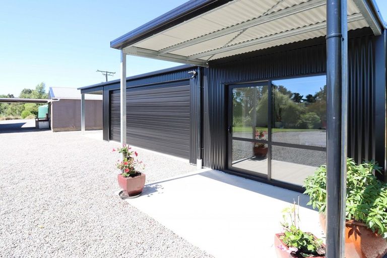 Photo of property in 137 Lees Pakaraka Road, Te Ore Ore, Masterton, 5886