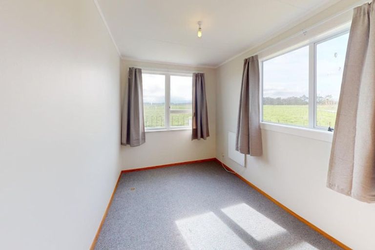 Photo of property in 56 Riddiford Road, Longburn, Palmerston North, 4475