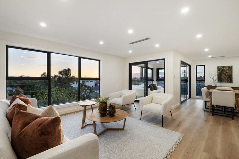Photo of property in 16c Egremont Street, Belmont, Auckland, 0622