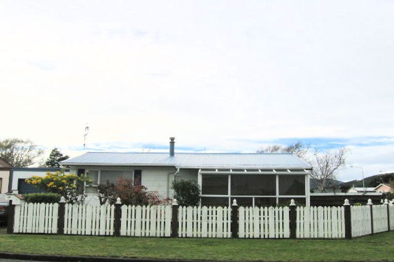 Photo of property in 2a Elder Grove, Paraparaumu, 5032