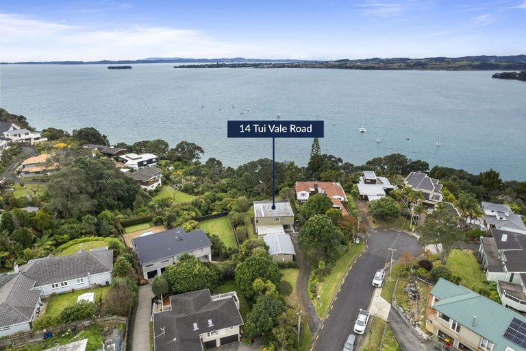 Photo of property in 14 Tui Vale Road, Shelly Park, Auckland, 2014