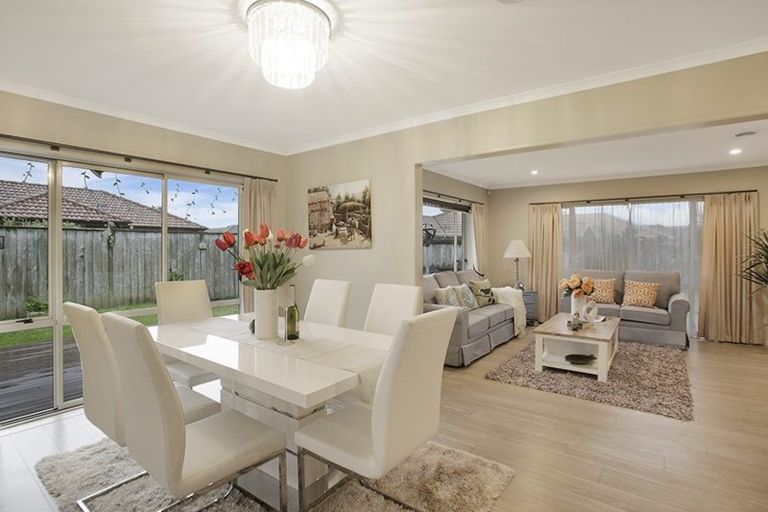 Photo of property in 15 Monash Place, Flat Bush, Auckland, 2016