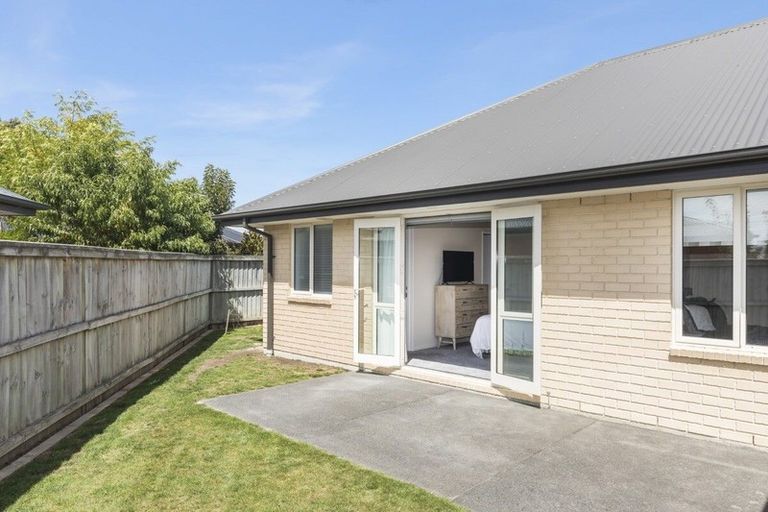 Photo of property in 6 Little Oaks Drive, Yaldhurst, Christchurch, 8042