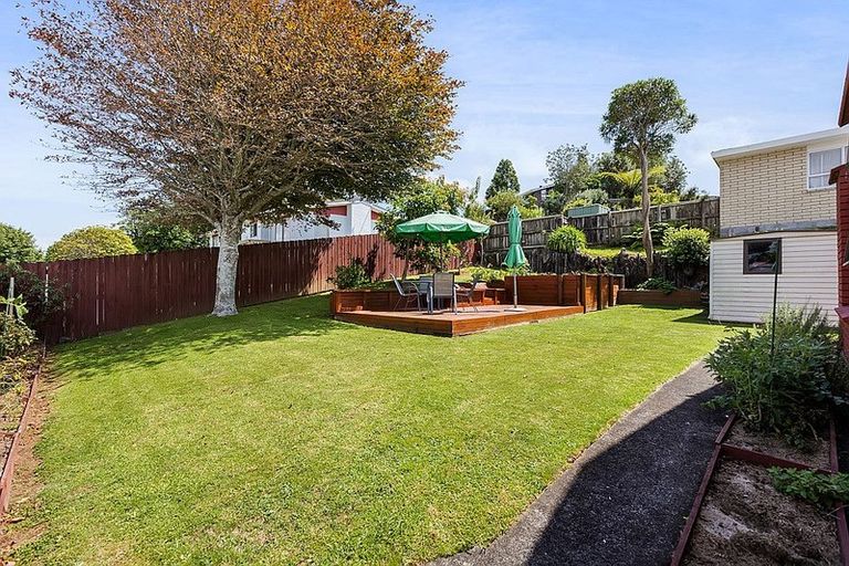 Photo of property in 24 Tiverton Crescent, Whalers Gate, New Plymouth, 4310
