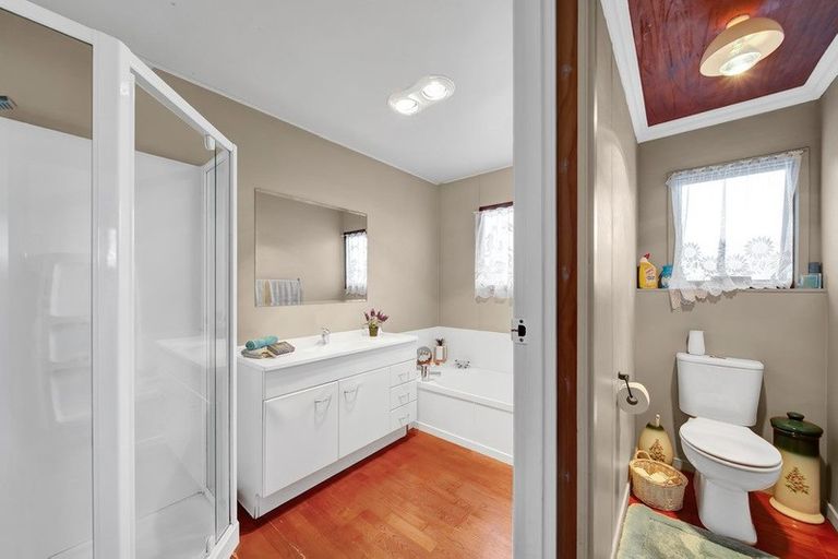 Photo of property in 7 Warren Place, Frankleigh Park, New Plymouth, 4310