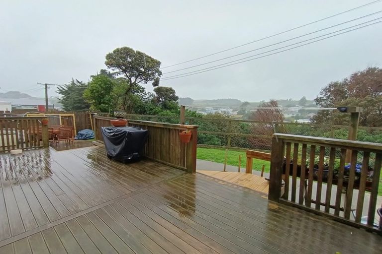 Photo of property in 9 Morere Street, Titahi Bay, Porirua, 5022