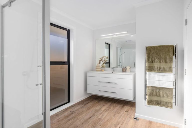 Photo of property in 9 Catherine Lane, Levin, 5510