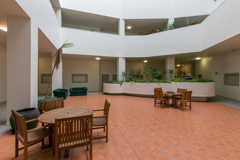 Photo of property in Stadium Garden Flats, 113/107 Thorndon Quay, Pipitea, Wellington, 6011