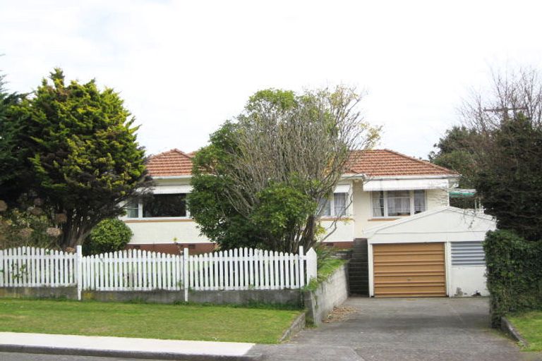 Photo of property in 108 Seaview Road, Westown, New Plymouth, 4310