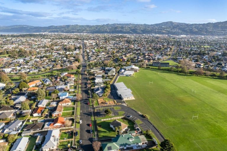 Photo of property in 193a Whites Line East, Waiwhetu, Lower Hutt, 5010