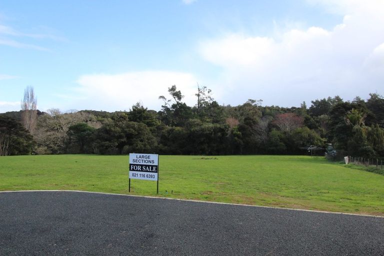 Photo of property in 2567 Rings Road, Coromandel, 3506