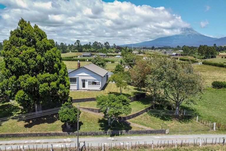 Photo of property in 1397 Egmont Road, Egmont Village, Inglewood, 4386