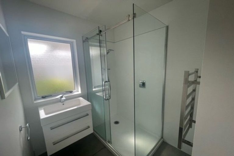 Photo of property in 2/11 Parramatta Place, Botany Downs, Auckland, 2010