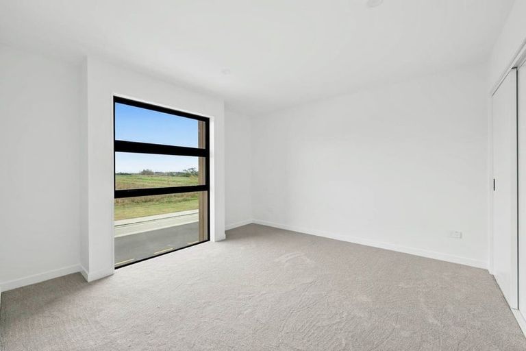 Photo of property in 73 Maungakaraka Road, Karaka, 2580