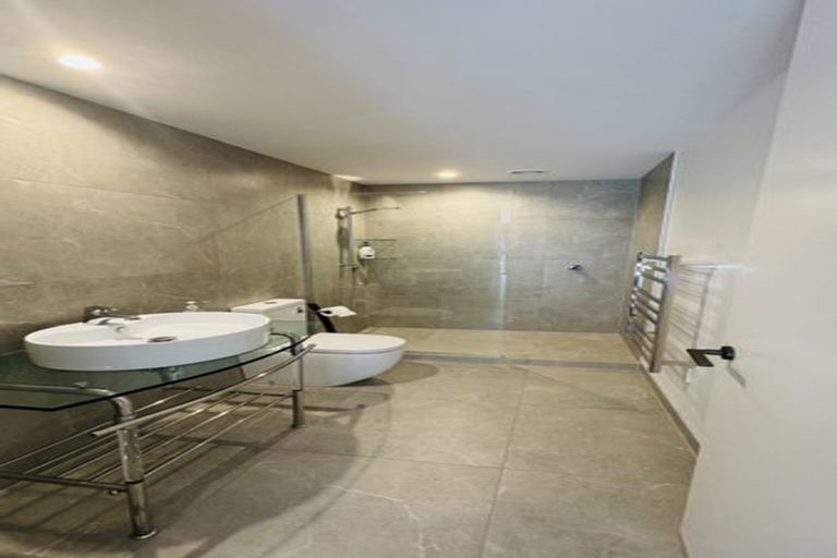 Photo of property in 1/324 Beach Road, Campbells Bay, Auckland, 0630