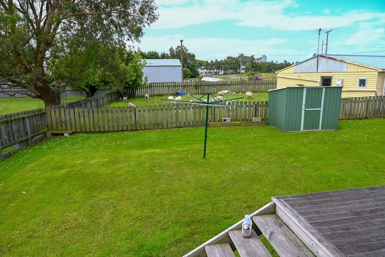 Photo of property in 283 Kaitangata Highway, Stirling, 9231