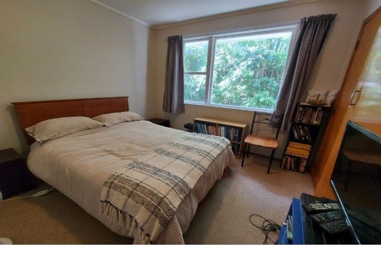 Photo of property in 2 Manitoba Place, Kingston, Wellington, 6021