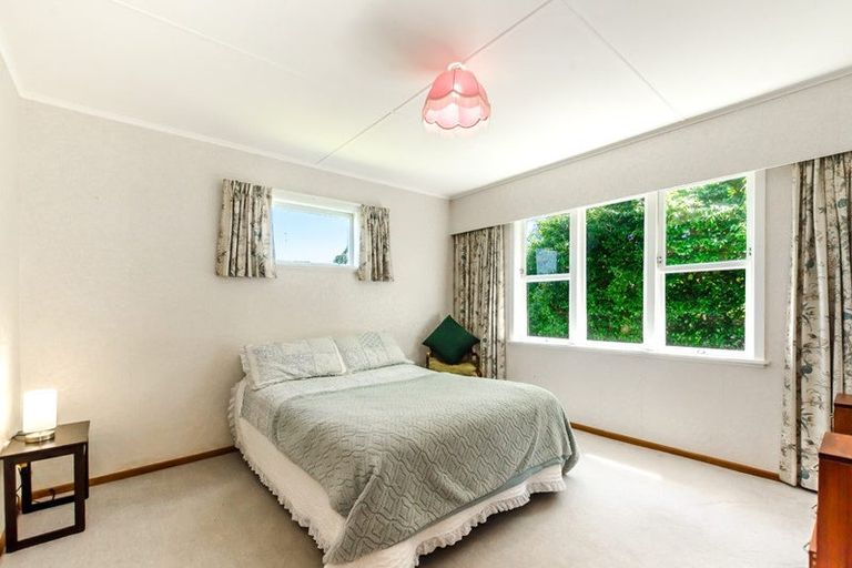 Photo of property in 2 Sunshine Avenue, Paraparaumu, 5032