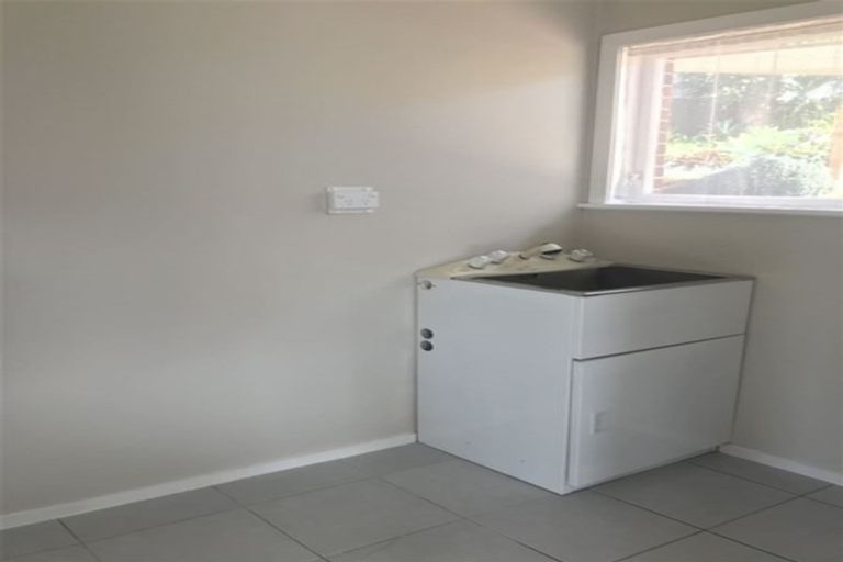 Photo of property in 19 Hartley Terrace, Massey, Auckland, 0614