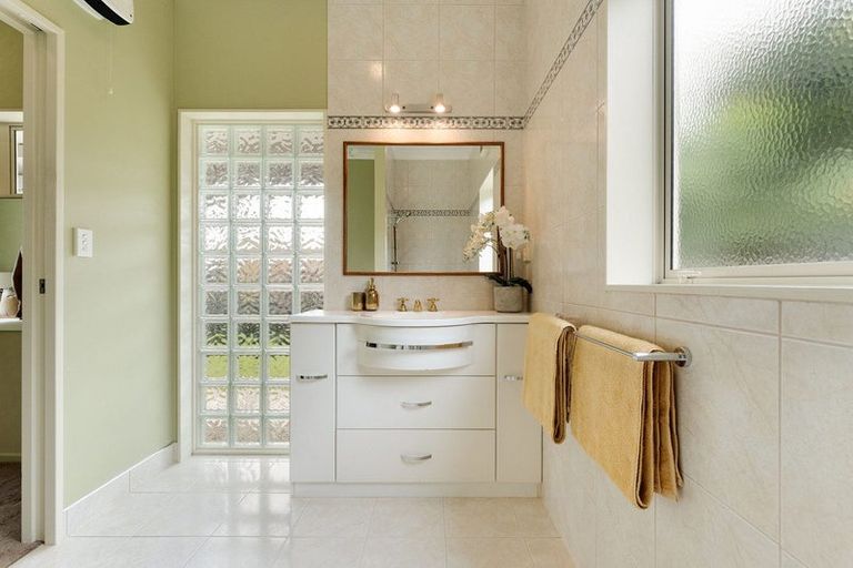 Photo of property in 1 Greenstone Way, Hairini, Tauranga, 3112