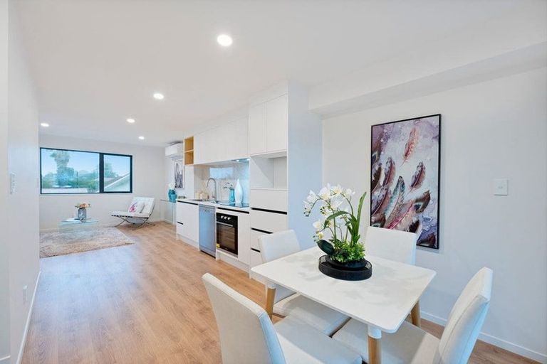 Photo of property in 5/11 Hereford Street, Te Atatu Peninsula, Auckland, 0610