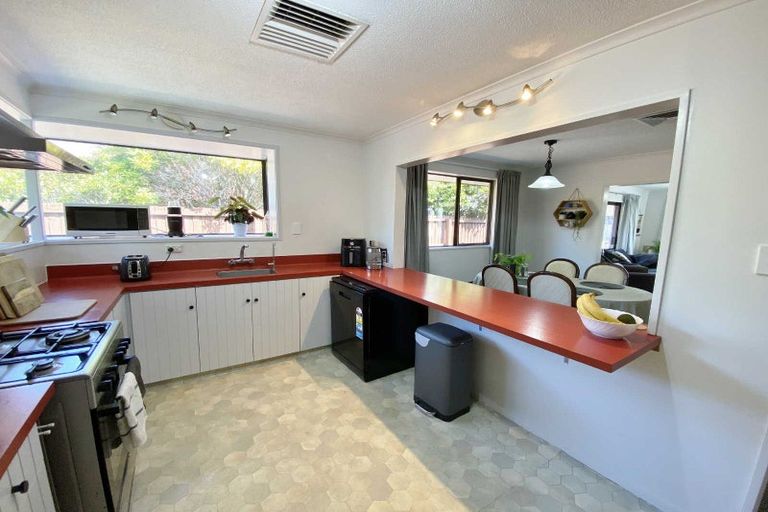 Photo of property in 12 Shamrock Place, Halswell, Christchurch, 8025