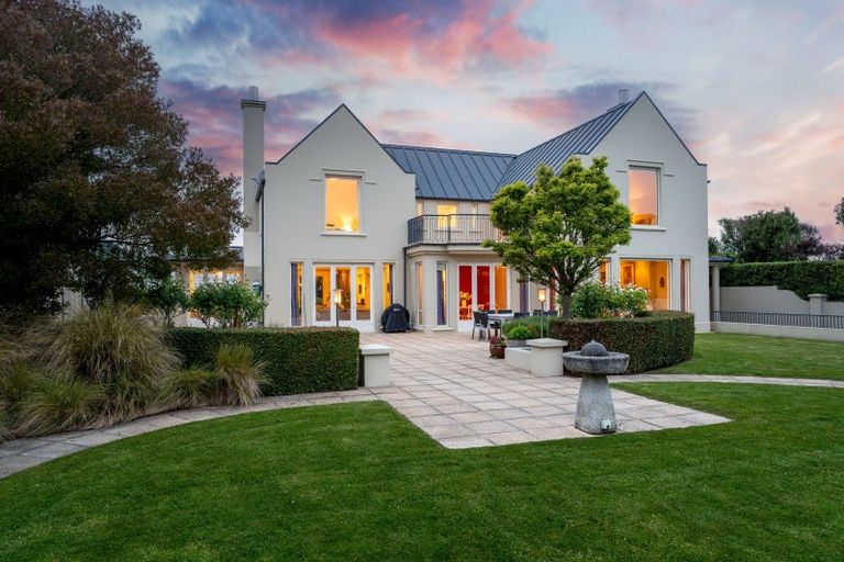 Photo of property in 17 Granville Terrace, Belleknowes, Dunedin, 9011