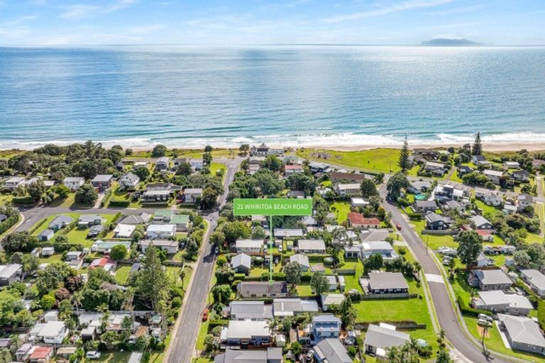 Photo of property in 21 Whiritoa Beach Road, Whiritoa, Whangamata, 3691