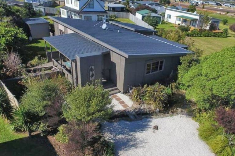 Photo of property in 103 The Tee, Matarangi, Whitianga, 3592