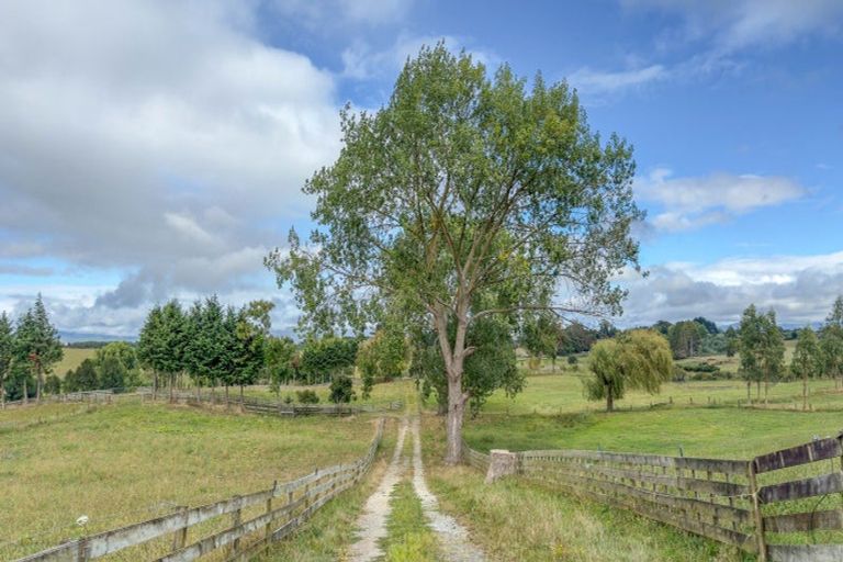 Photo of property in 800 Tuhikaramea Road, Ngahinapouri, Hamilton, 3290