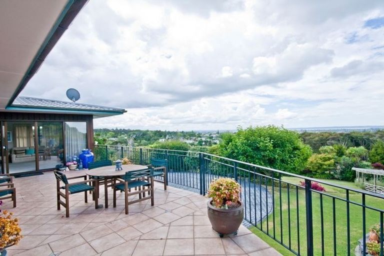 Photo of property in 209 Golf Road, Titirangi, Auckland, 0604