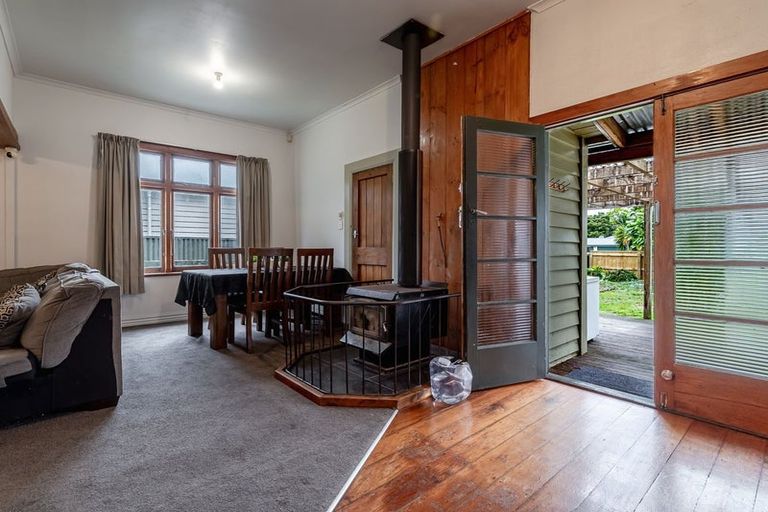 Photo of property in 6 Napier Road, Terrace End, Palmerston North, 4410
