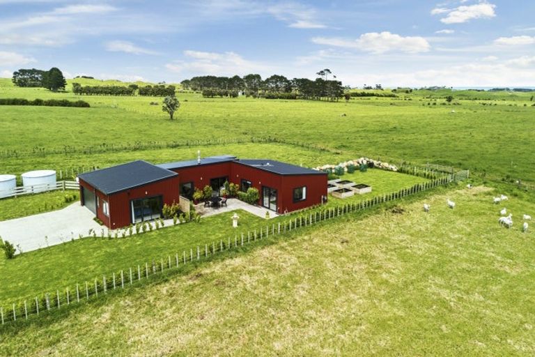 Photo of property in 136 Mirikau Road, Warea, New Plymouth, 4381