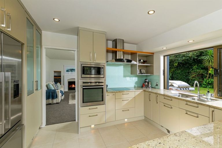 Photo of property in 25 Kingfisher Grove, Greenhithe, Auckland, 0632